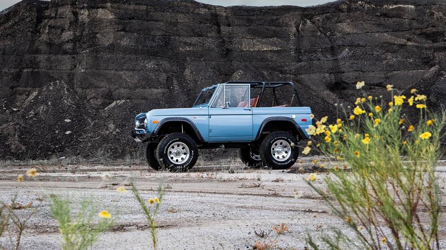  Ford Bronco by Velocity Restorations 1973 года  (фото 11 из 23)